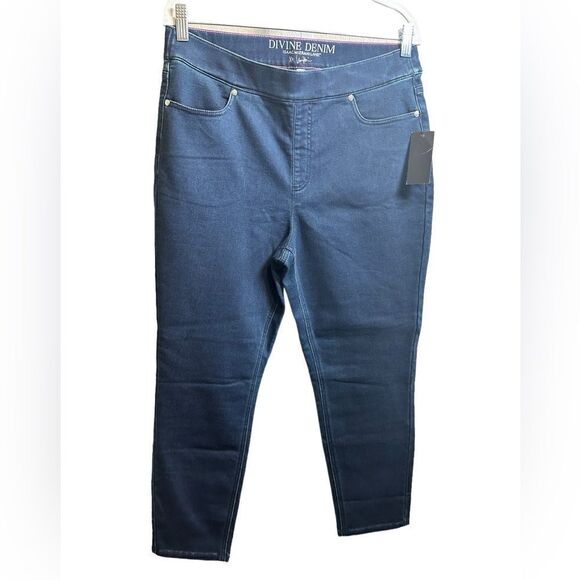 NWOT Isaac Mizrahi Women’s Pull On Devine Denim Medium Indigo Jeans - Size 12 - Picture 4 of 7